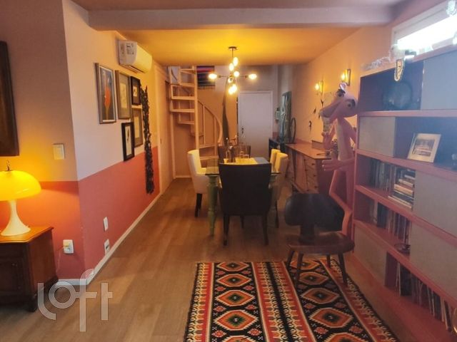 Apartamento com 140m², 3 dormitórios, 1 suíte, 2 vagas, Petrópolis em Porto Alegre