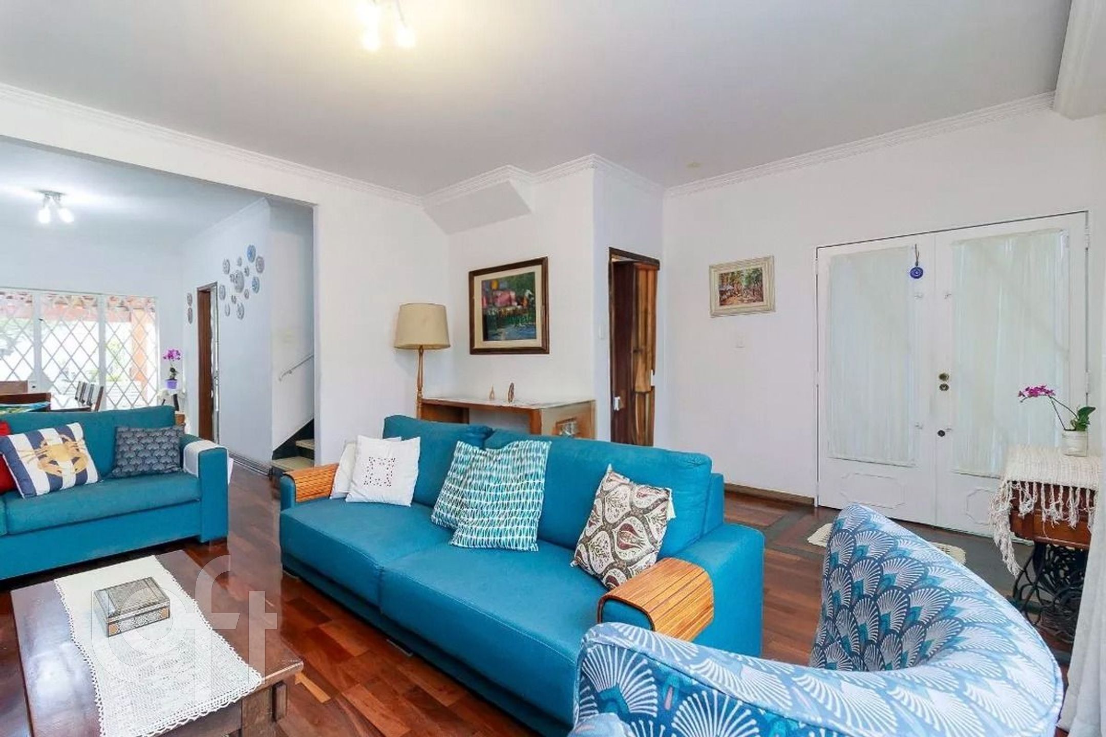 Casa à venda com 3 quartos, 150m² - Foto 1