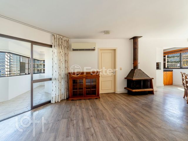 Apartamento com 100m², 3 dormitórios, 1 suíte, 2 vagas, Boa Vista em Porto Alegre