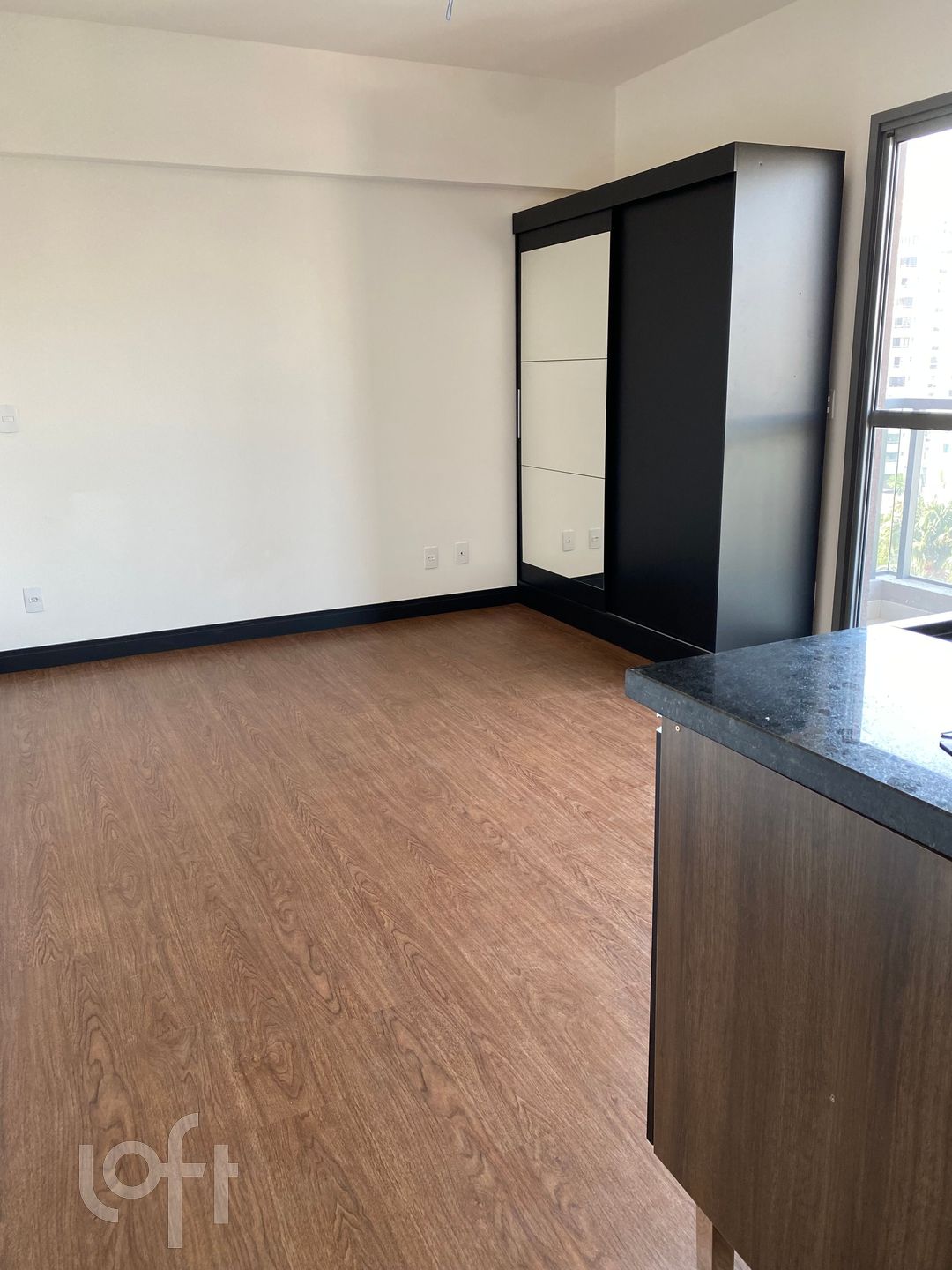 Apartamento à venda com 1 quarto, 27m² - Foto 2