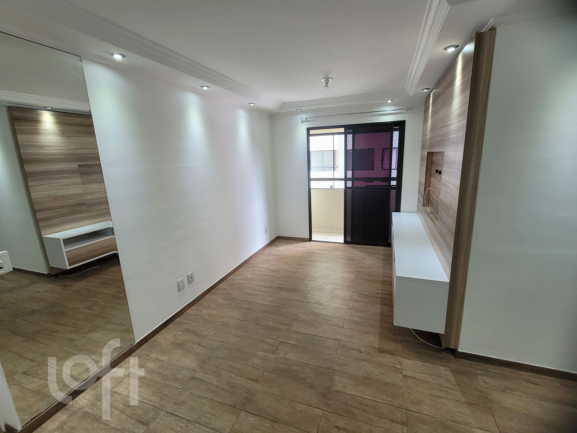 Apartamento à venda com 3 quartos, 65m² - Foto 2