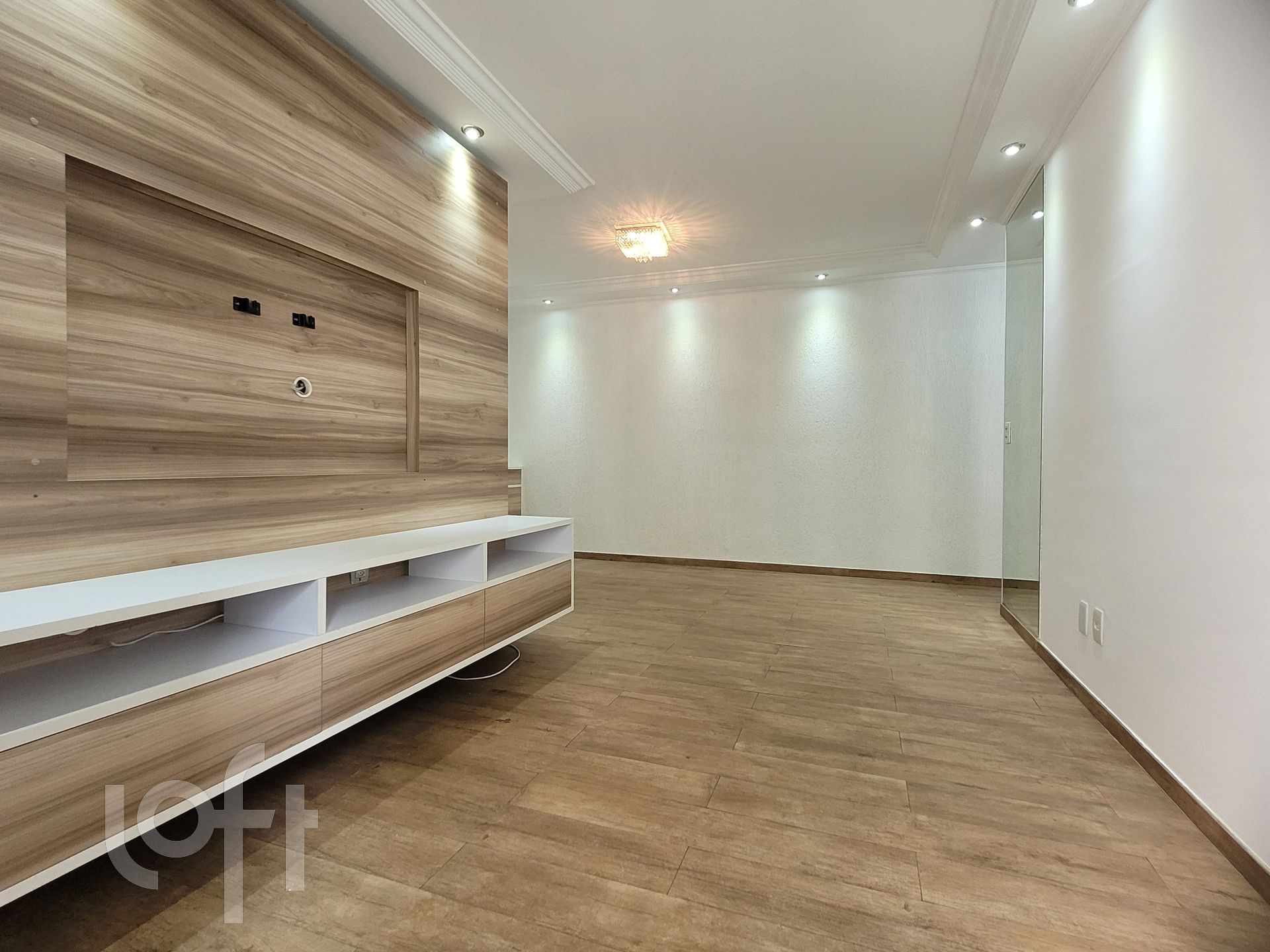 Apartamento à venda com 3 quartos, 65m² - Foto 1