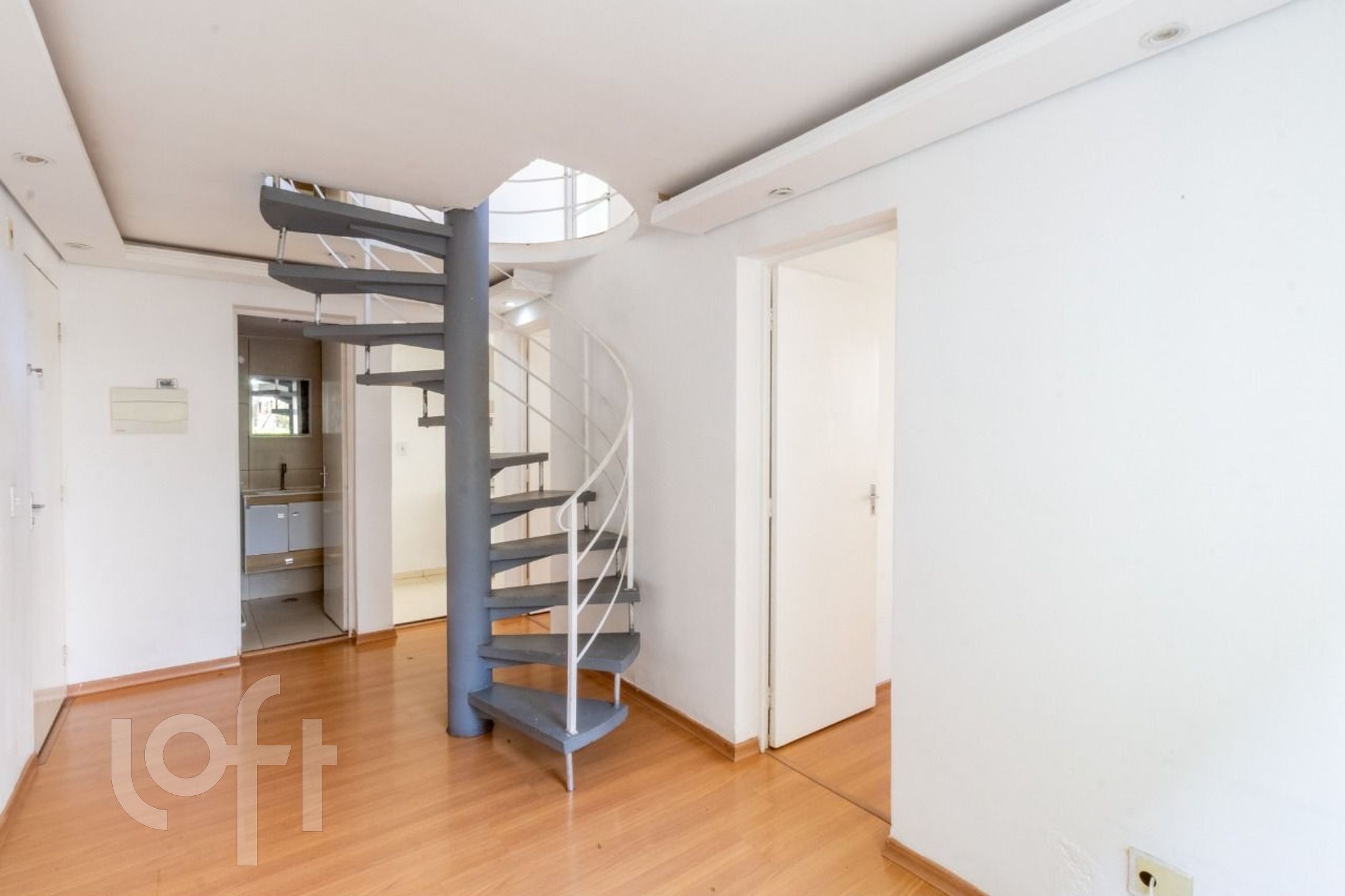 Apartamento à venda com 2 quartos, 82m² - Foto 2