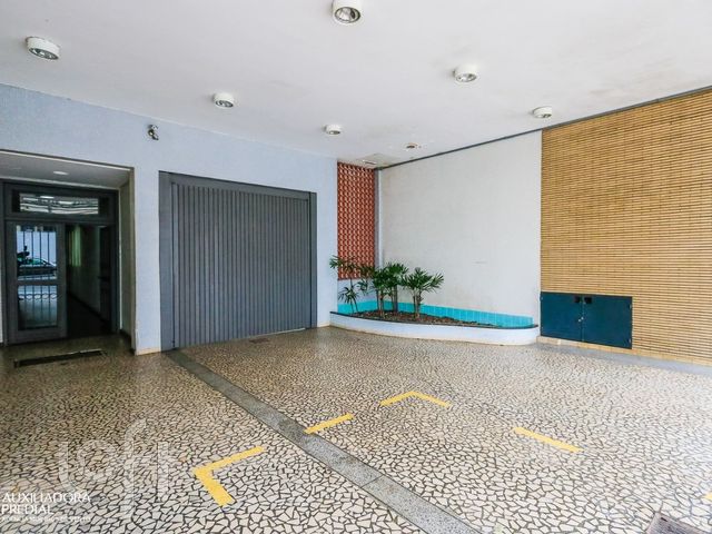 Apartamento com 116m², 3 dormitórios, 2 vagas, Independência em Porto Alegre