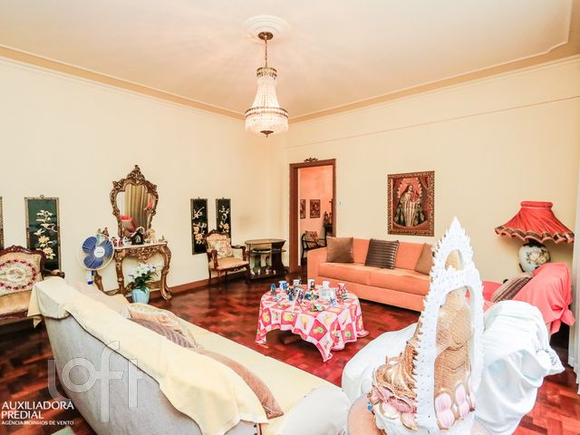 Apartamento com 116m², 3 dormitórios, 2 vagas, Independência em Porto Alegre