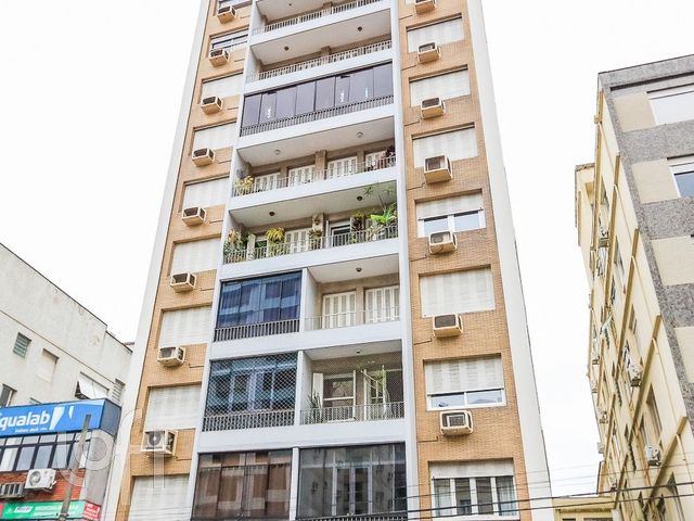 Apartamento com 116m², 3 dormitórios, 2 vagas, Independência em Porto Alegre