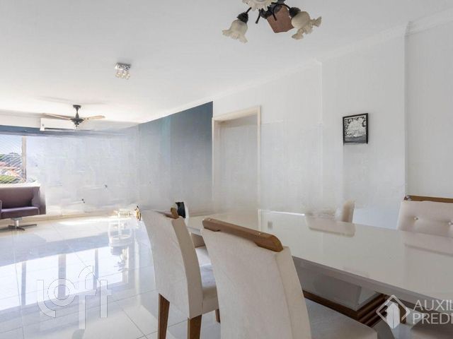 Apartamento com 114m², 3 dormitórios, 1 suíte, 2 vagas, Boa Vista em Porto Alegre