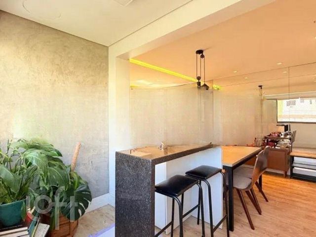 Apartamento com 90m², 2 dormitórios, 1 suíte, 2 vagas, Higienópolis em Porto Alegre