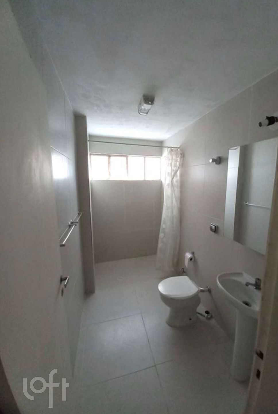 Apartamento à venda com 2 quartos, 70m² - Foto 2