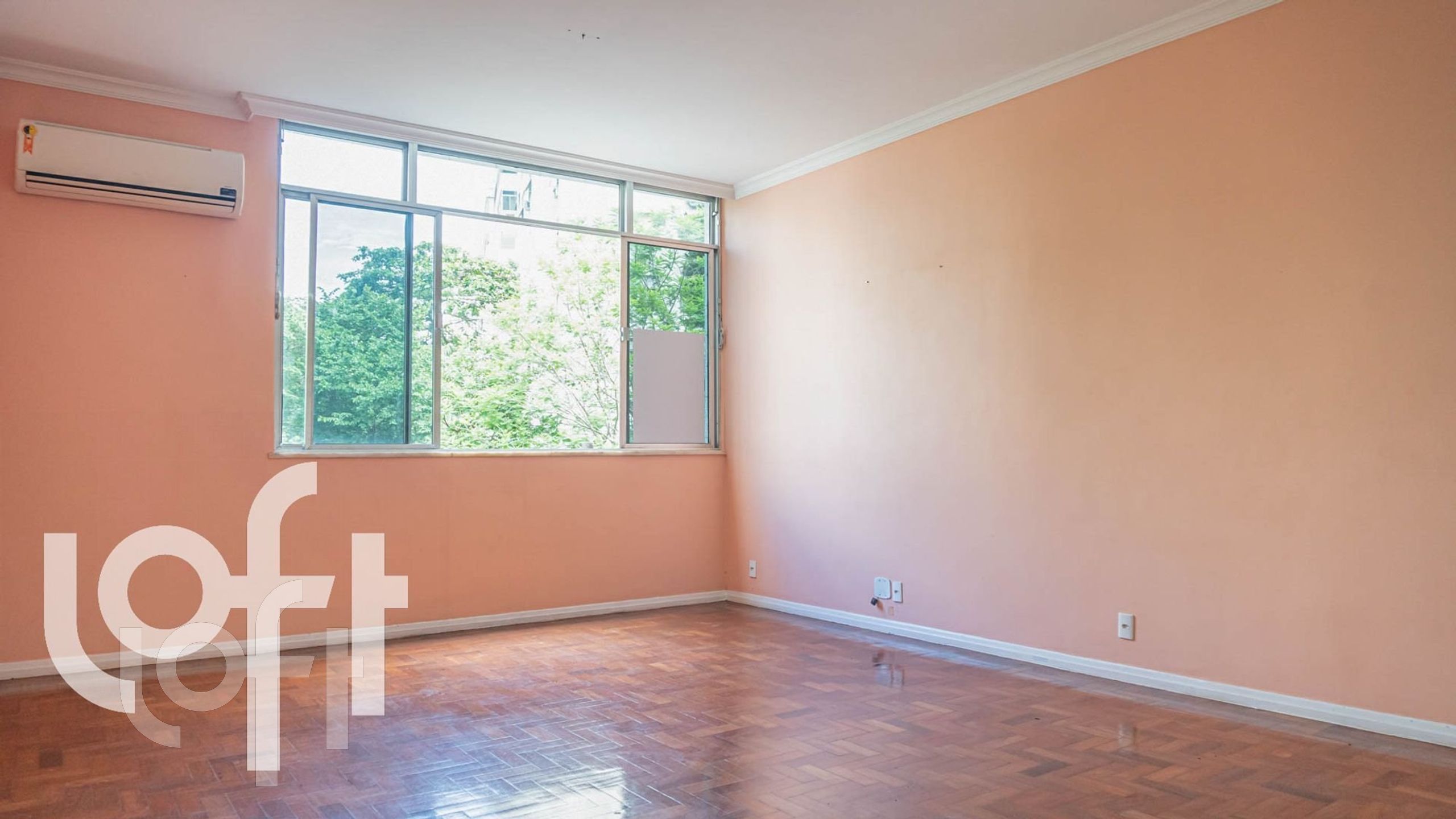 Apartamento à venda em Laranjeiras com 125 m², 3 quartos, 1 suíte, 1 vaga