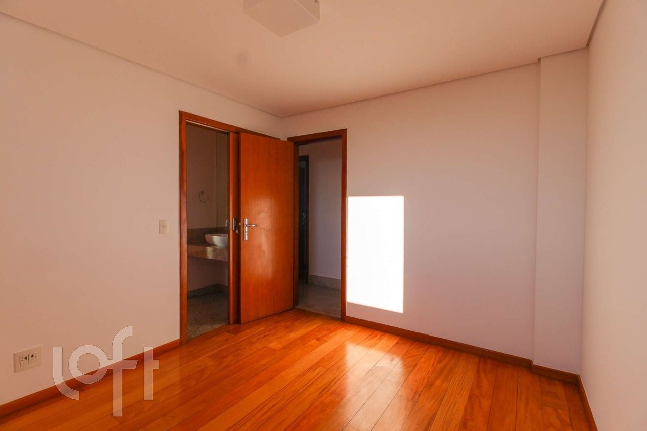 Apartamento à venda com 4 quartos, 142m² - Foto 11