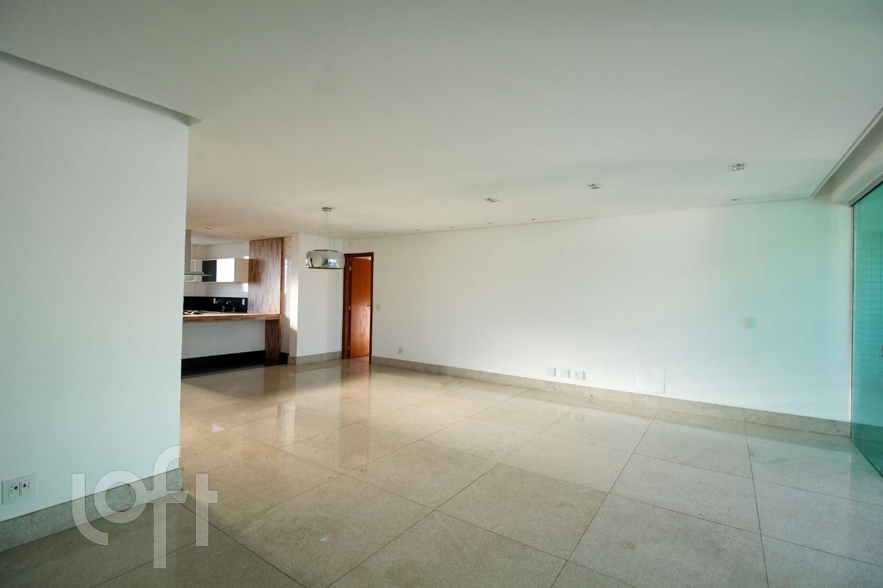 Apartamento à venda com 4 quartos, 142m² - Foto 2