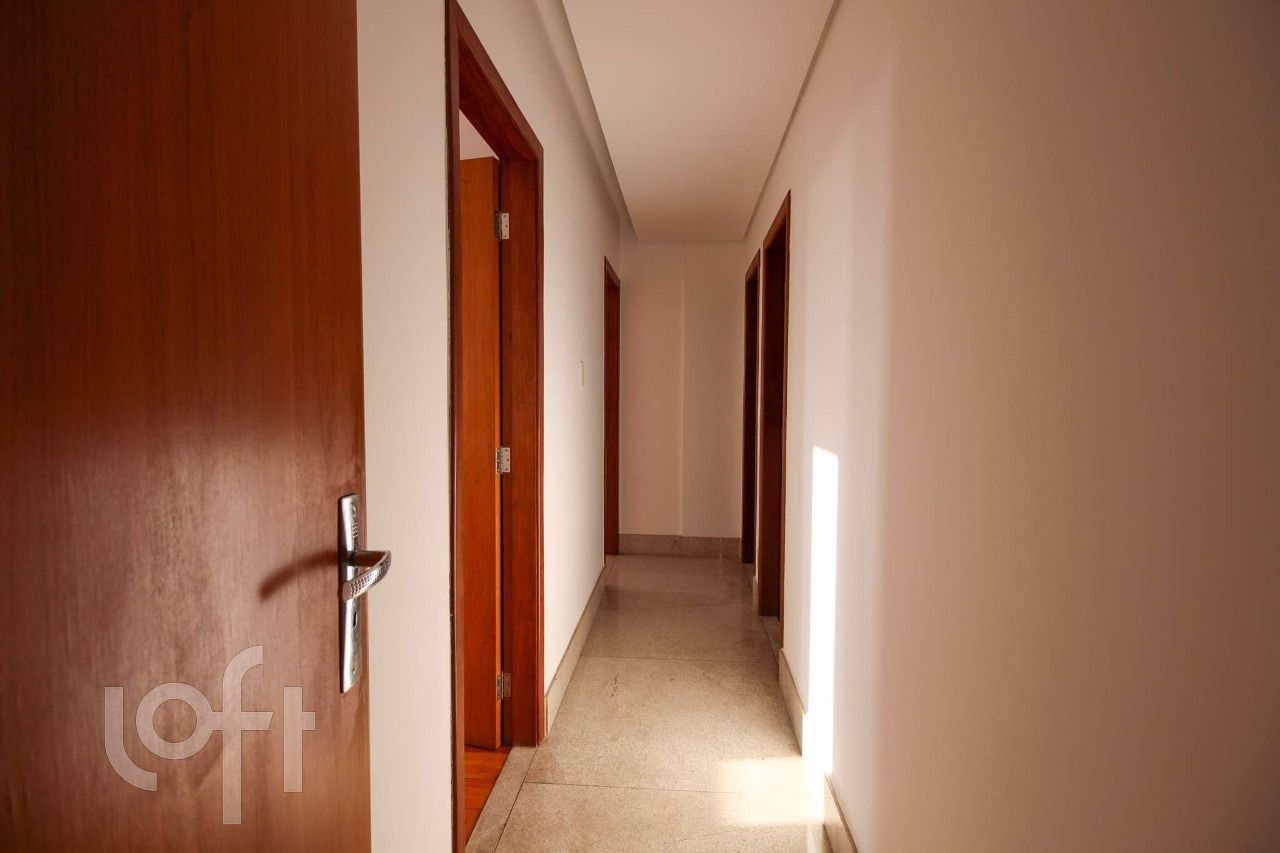 Apartamento à venda com 4 quartos, 142m² - Foto 9