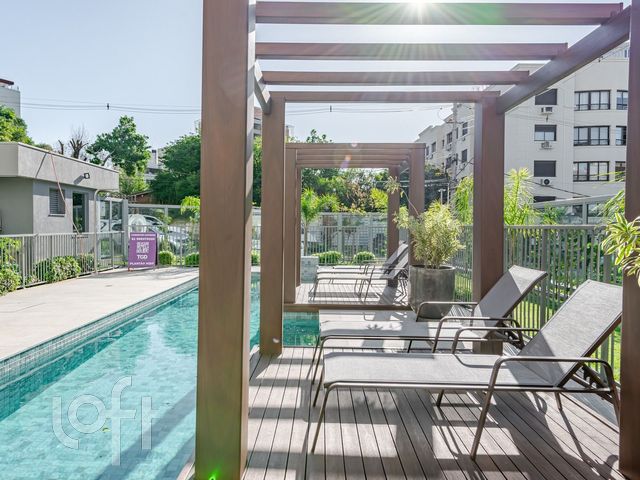 Apartamento com 80m², 2 dormitórios, 2 suítes, 1 vaga, Floresta em Porto Alegre