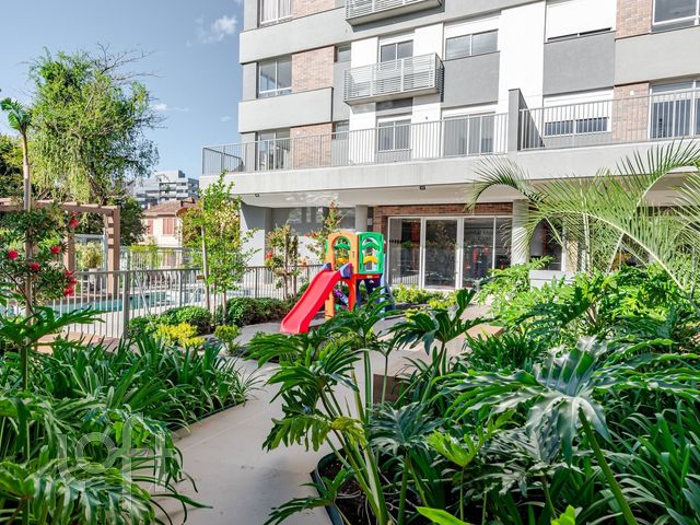 Apartamento com 80m², 2 dormitórios, 2 suítes, 1 vaga, Floresta em Porto Alegre