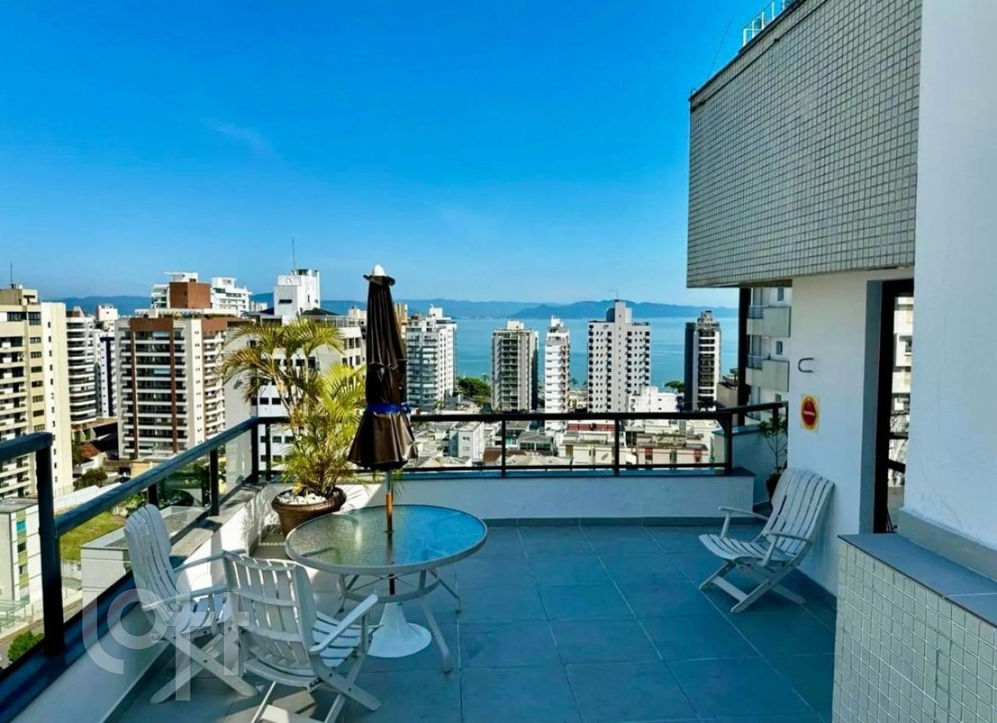 APARTAMENTO 4 DORMITÓRIOS NO CENTRO