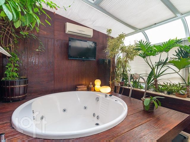 Apartamento com 150m², 3 dormitórios, 1 suíte, 2 vagas, Bela Vista em Porto Alegre