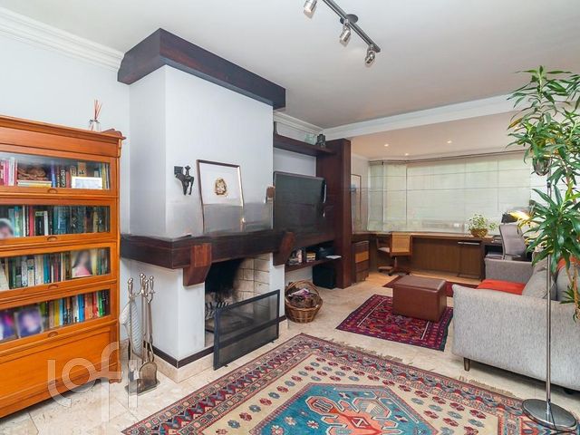 Apartamento com 150m², 3 dormitórios, 1 suíte, 2 vagas, Bela Vista em Porto Alegre