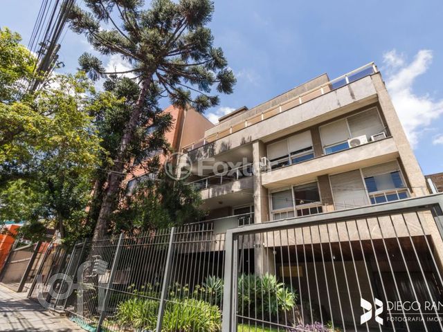 Apartamento com 296m², 3 dormitórios, 1 suíte, 3 vagas, Petrópolis em Porto Alegre