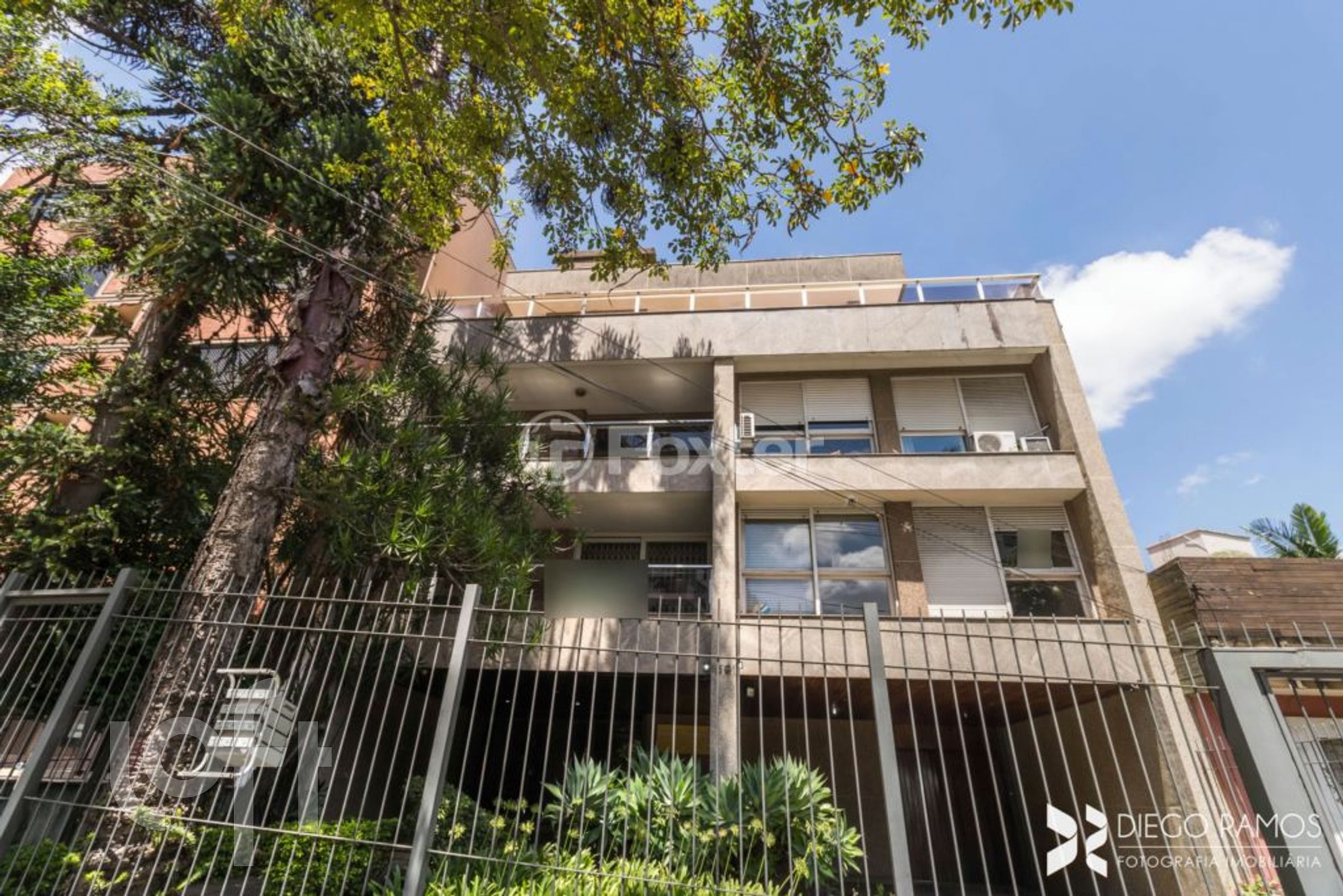 Apartamento com 296m², 3 dormitórios, 1 suíte, 3 vagas, Petrópolis em Porto Alegre