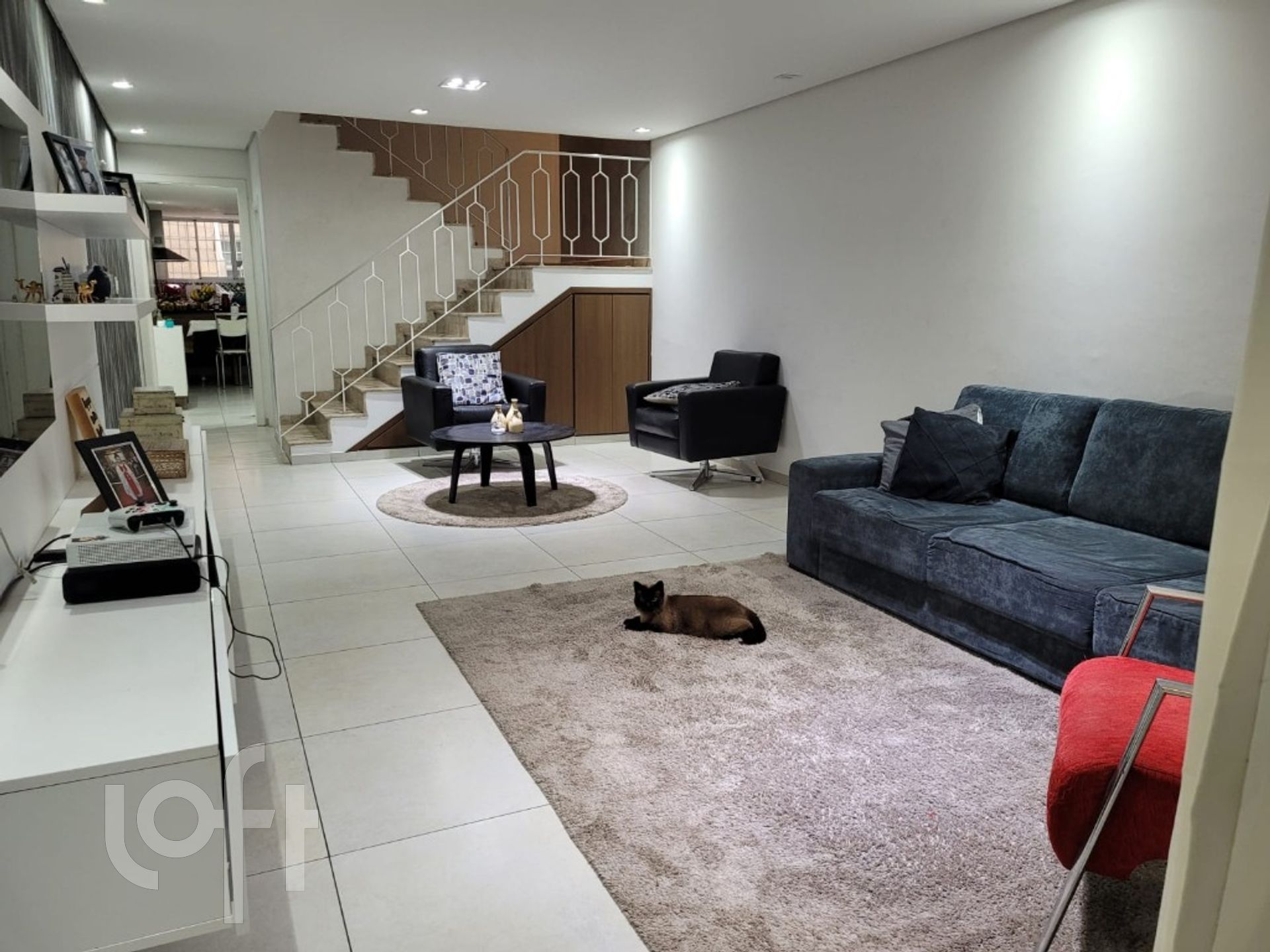 Casa à venda com 3 quartos, 158m² - Foto 1