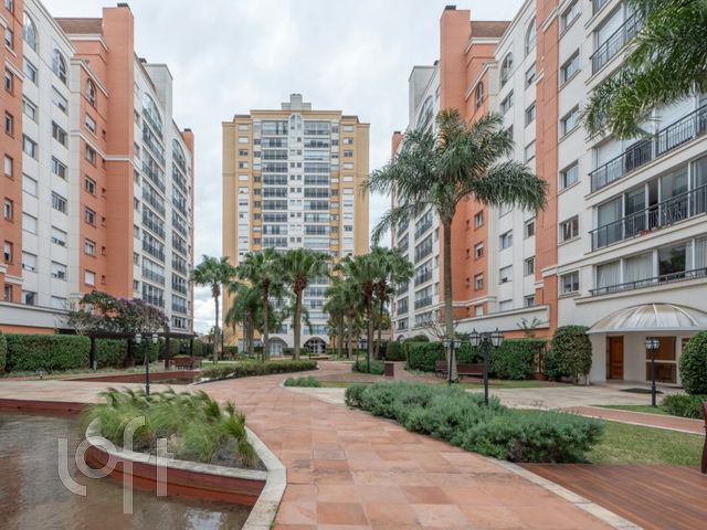 Apartamento com 163m², 3 dormitórios, 3 suítes, 4 vagas, Jardim Europa em Porto Alegre