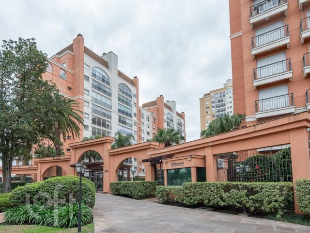 Apartamento com 163m², 3 dormitórios, 3 suítes, 4 vagas, Jardim Europa em Porto Alegre