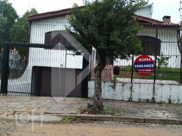 Casa com 378m², 3 dormitórios, 1 suíte, 6 vagas, Vila Ipiranga em Porto Alegre