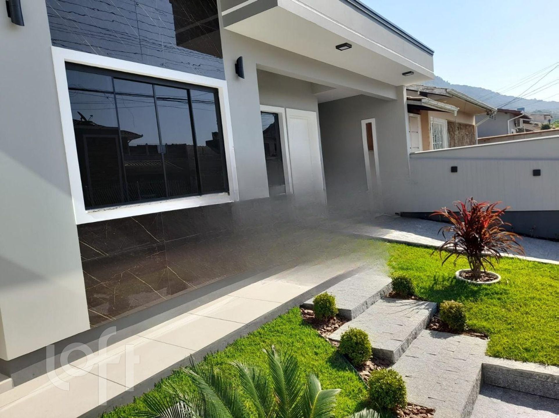 Casa à venda em Madri com 102 m², 3 quartos, 1 suíte, 1 vaga