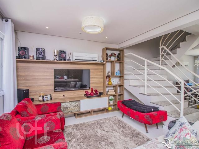 Casa em Condomínio com 161m², 3 dormitórios, 1 suíte, 2 vagas, Higienópolis em Porto Alegre