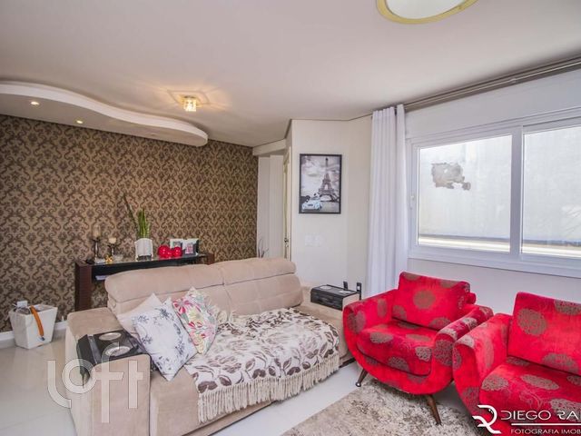 Casa em Condomínio com 161m², 3 dormitórios, 1 suíte, 2 vagas, Higienópolis em Porto Alegre