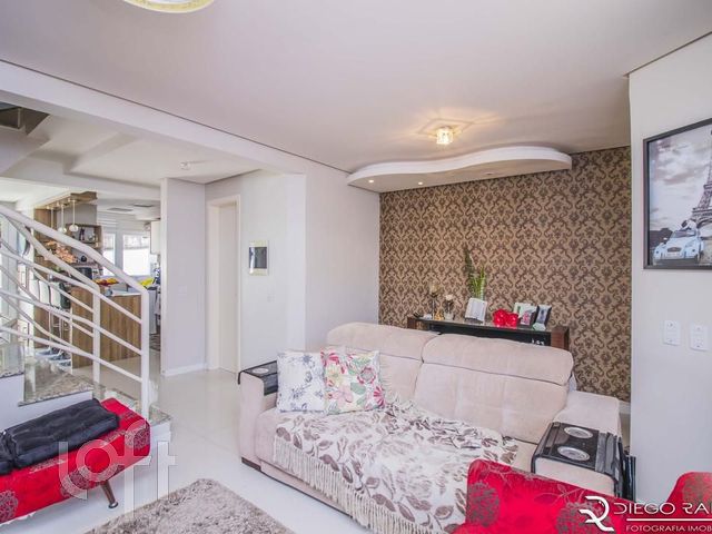 Casa em Condomínio com 161m², 3 dormitórios, 1 suíte, 2 vagas, Higienópolis em Porto Alegre