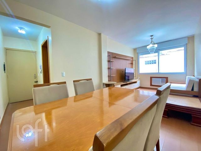 Apartamento com 81m², 2 dormitórios, 1 suíte, 1 vaga, Petrópolis em Porto Alegre