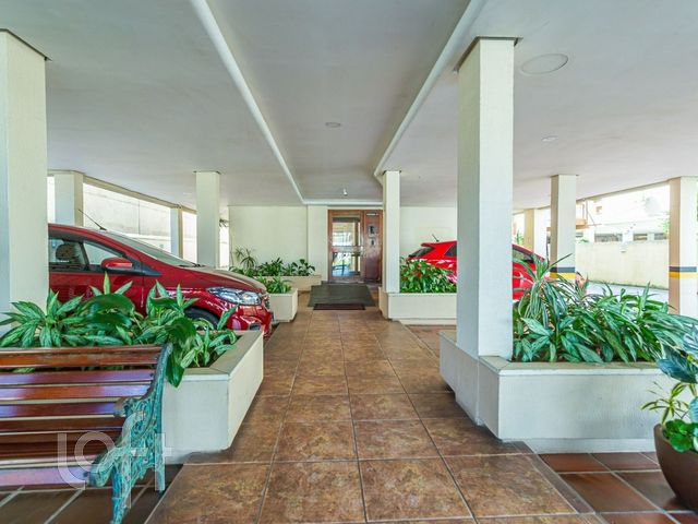 Apartamento com 81m², 2 dormitórios, 1 suíte, 1 vaga, Petrópolis em Porto Alegre