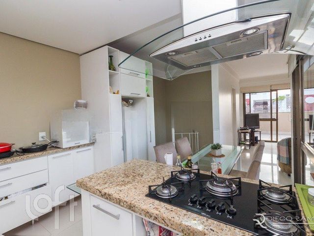 Apartamento com 174m², 2 dormitórios, 2 vagas, Menino Deus em Porto Alegre