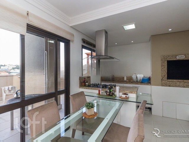 Apartamento com 174m², 2 dormitórios, 2 vagas, Menino Deus em Porto Alegre