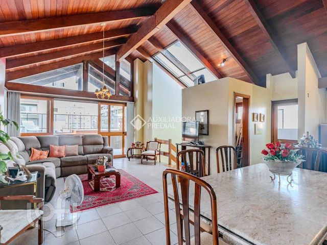 Apartamento com 313m², 3 dormitórios, 1 suíte, 3 vagas, Auxiliadora em Porto Alegre