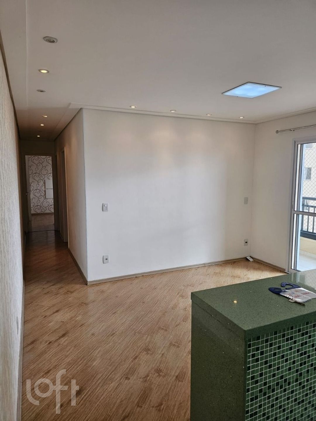 Apartamento à venda com 2 quartos, 64m² - Foto 2