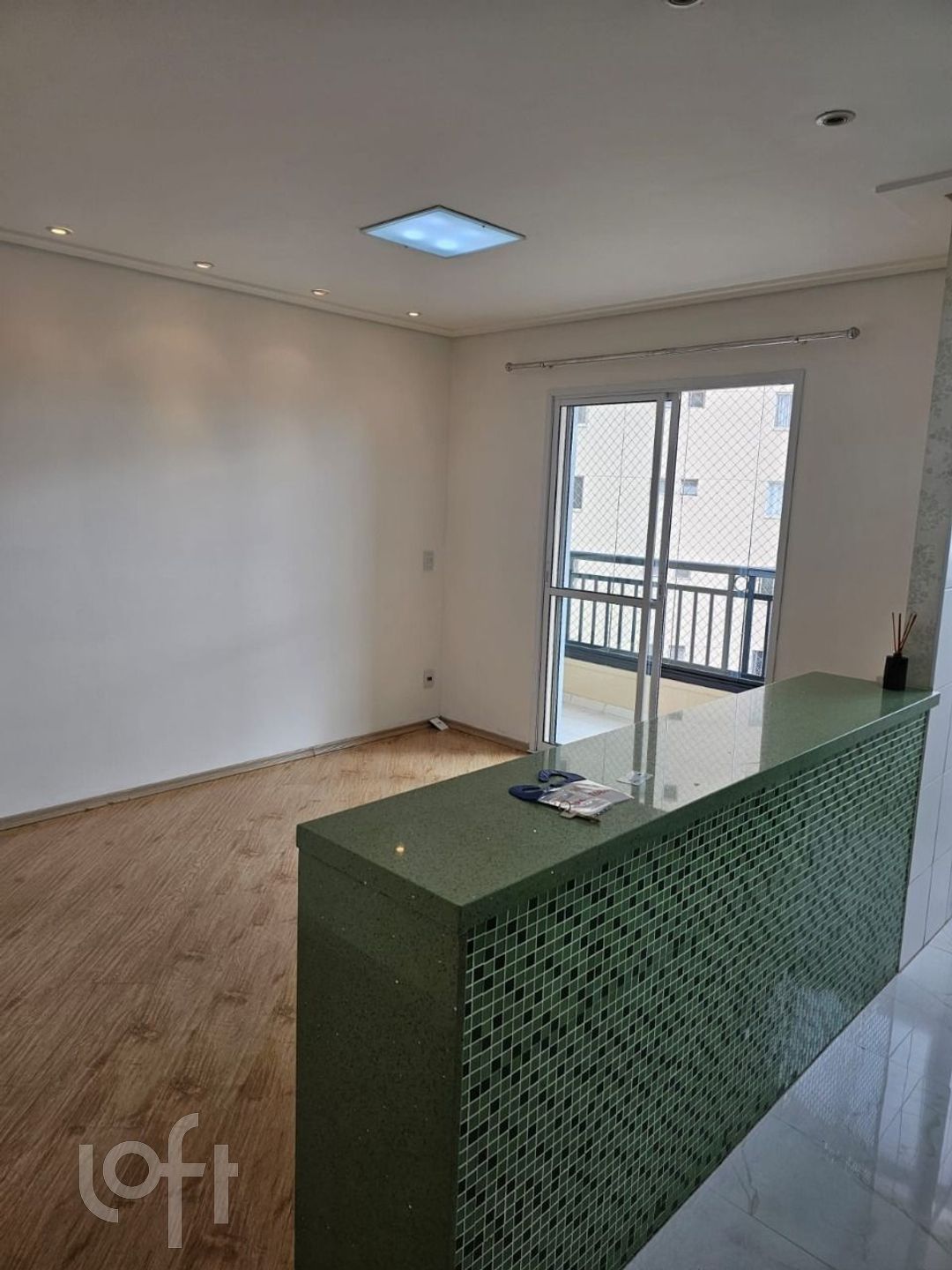 Apartamento à venda com 2 quartos, 64m² - Foto 1