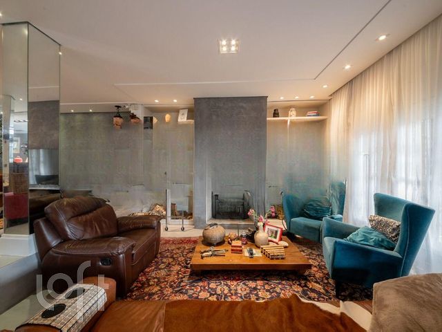 Casa com 680m², 4 dormitórios, 3 suítes, Chácara das Pedras em Porto Alegre