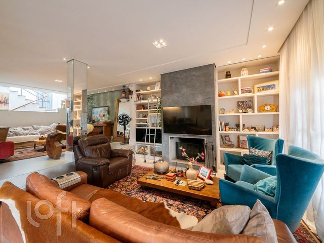 Casa com 680m², 4 dormitórios, 3 suítes, Chácara das Pedras em Porto Alegre