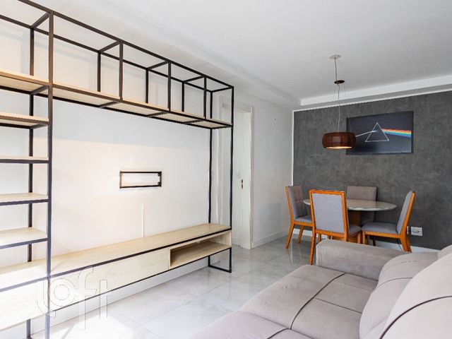 Apartamento com 61m², 2 dormitórios, 1 suíte, 2 vagas, Higienópolis em Porto Alegre