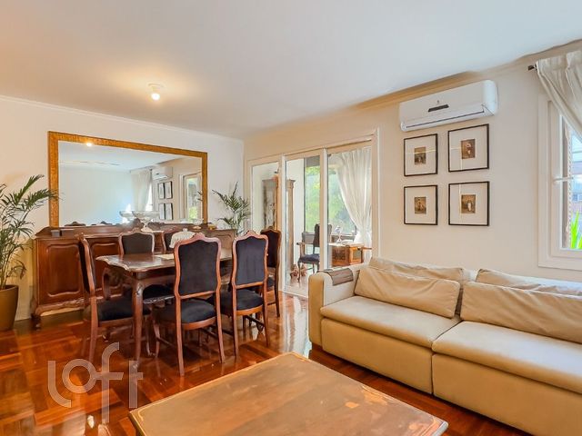 Apartamento com 178m², 3 dormitórios, 2 suítes, 2 vagas, Petrópolis em Porto Alegre