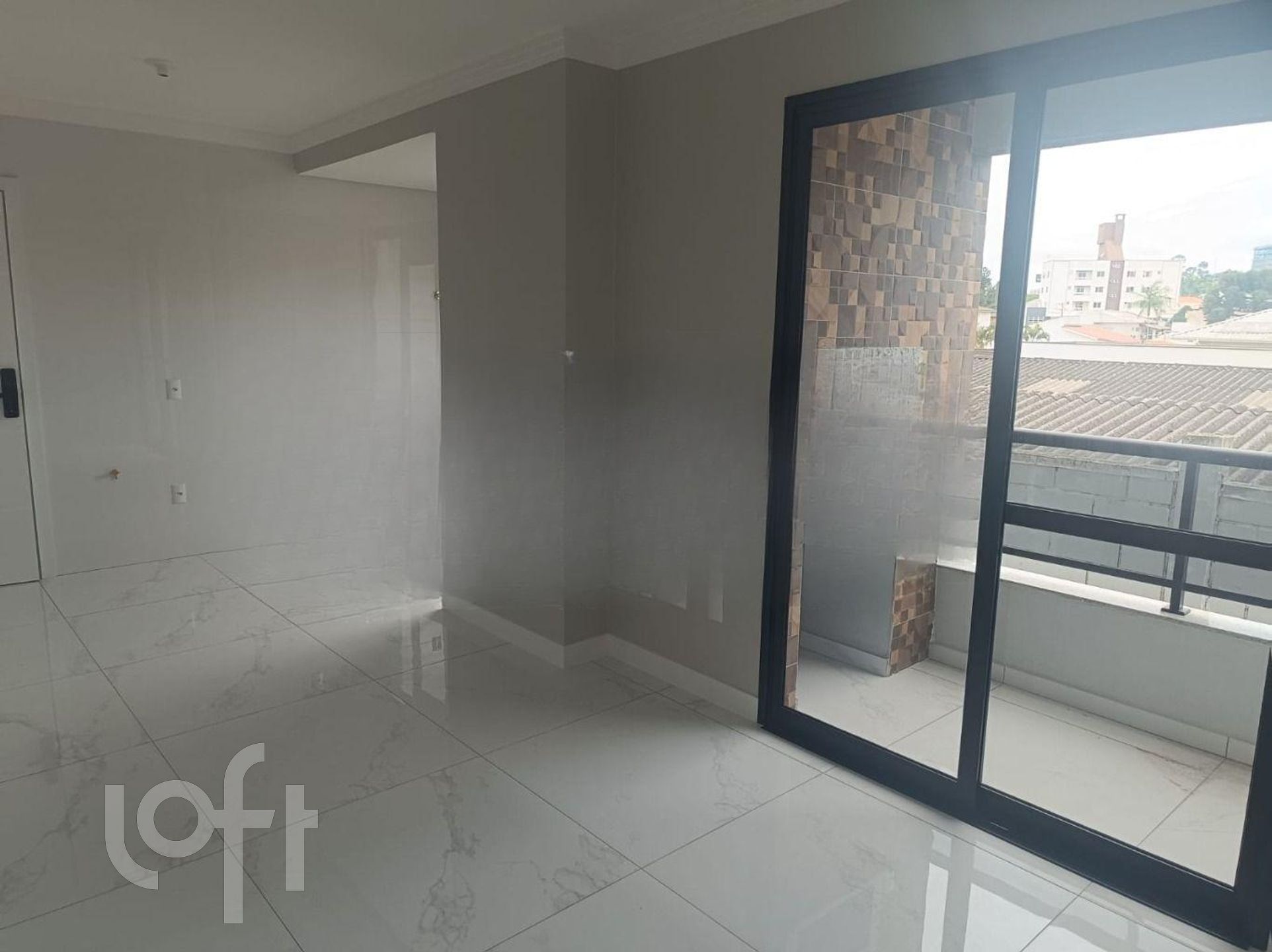 Apartamento à venda em Flor de Napolis com 77 m², 2 quartos, 1 suíte, 1 vaga