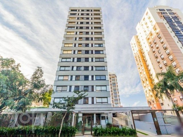 Apartamento com 110m², 3 dormitórios, 2 vagas, Menino Deus em Porto Alegre