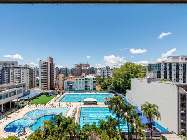 Apartamento com 93m², 2 dormitórios, 2 suítes, 2 vagas, Moinhos de Vento em Porto Alegre