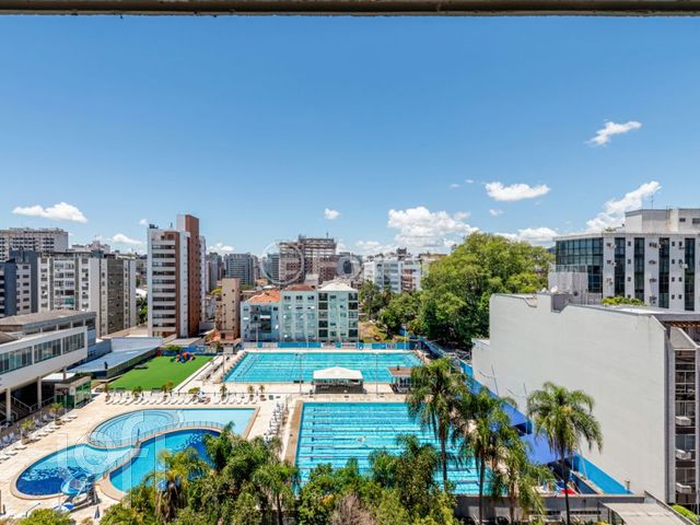 Apartamento com 93m², 2 dormitórios, 2 suítes, 2 vagas, Moinhos de Vento em Porto Alegre