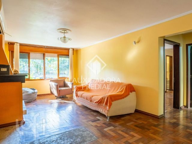 Casa com 250m², 7 dormitórios, 1 suíte, Vila Ipiranga em Porto Alegre