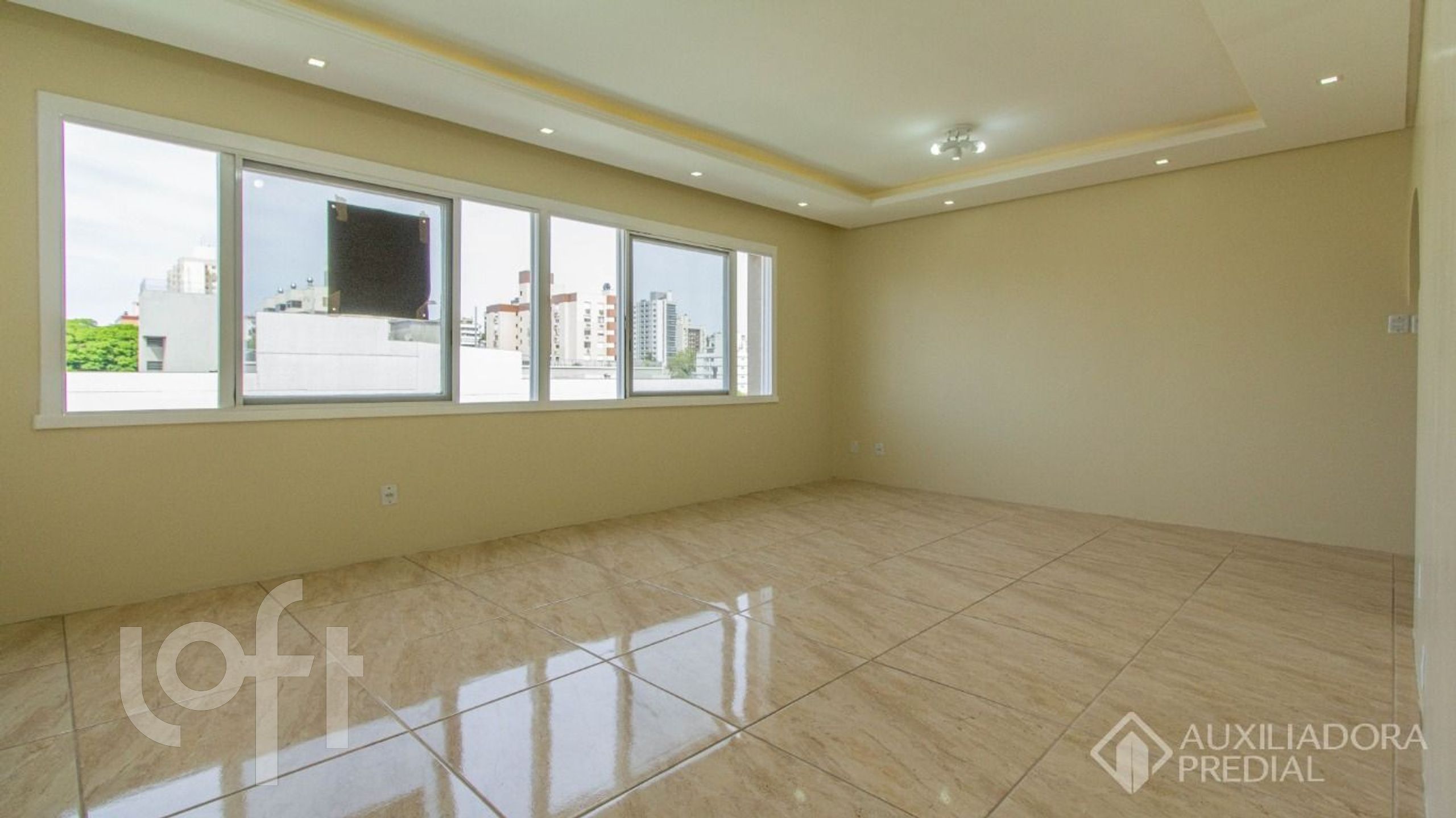 Apartamento com 111m², 3 dormitórios, 1 suíte, Santa Cecília em Porto Alegre