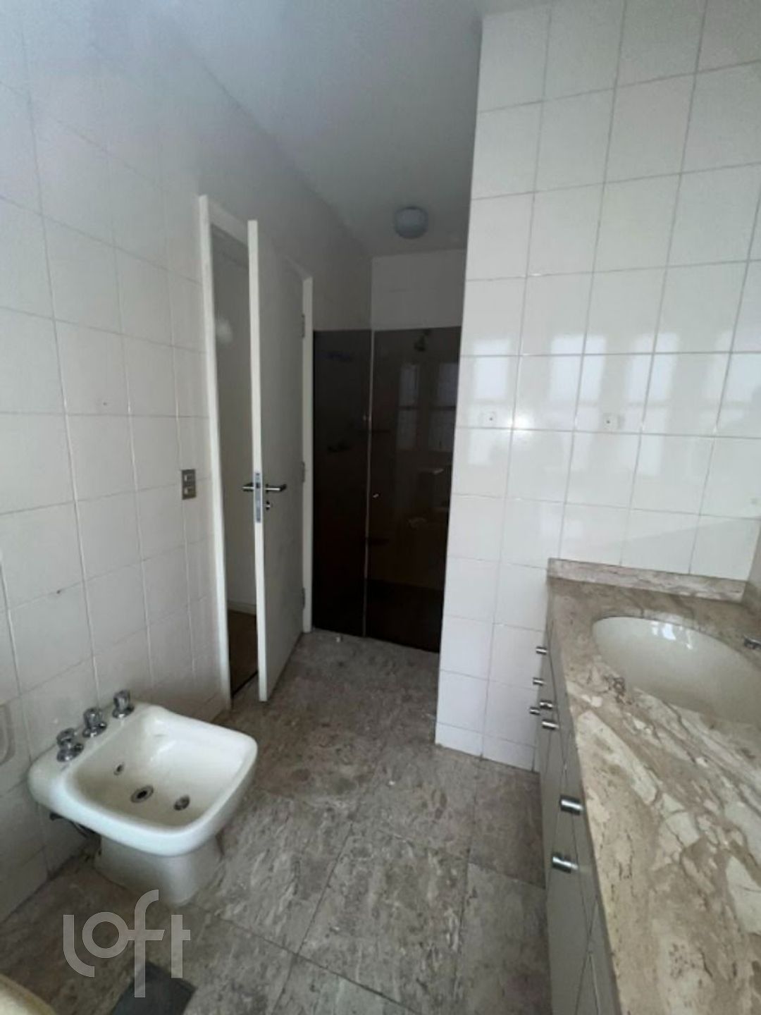 Apartamento à venda com 3 quartos, 200m² - Foto 7